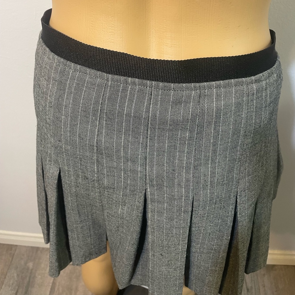 guess jeans pleated skirt size 31 in grey - Picture 3 of 7